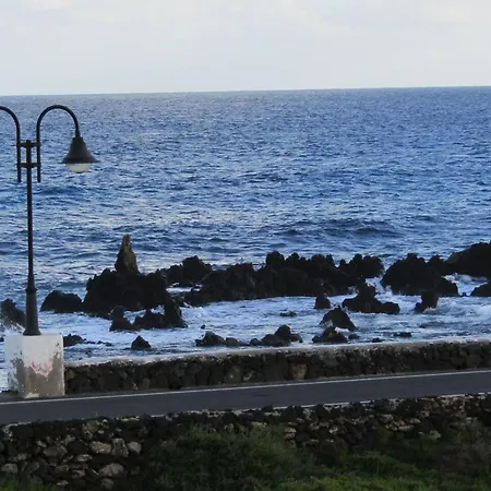 2 Bedrooms With Terrace And Wifi At Apartment Punta Mujeres